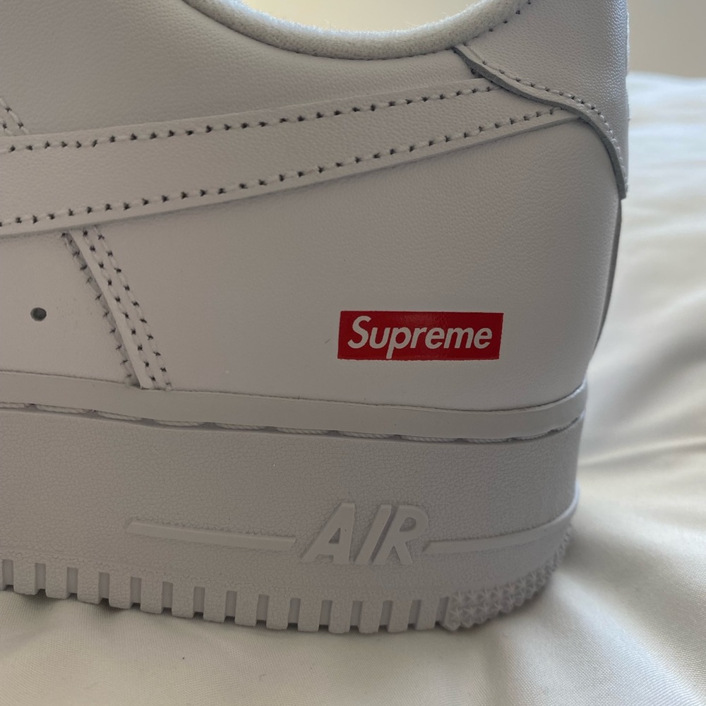 Nike Air Force 1 Low Supreme - Mini Box Logo White